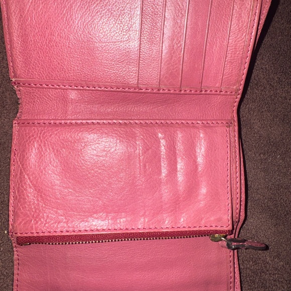 Vintage Chloe Pink Leather wallet with rare turn lock closure. EUC - Picture 3 of 5